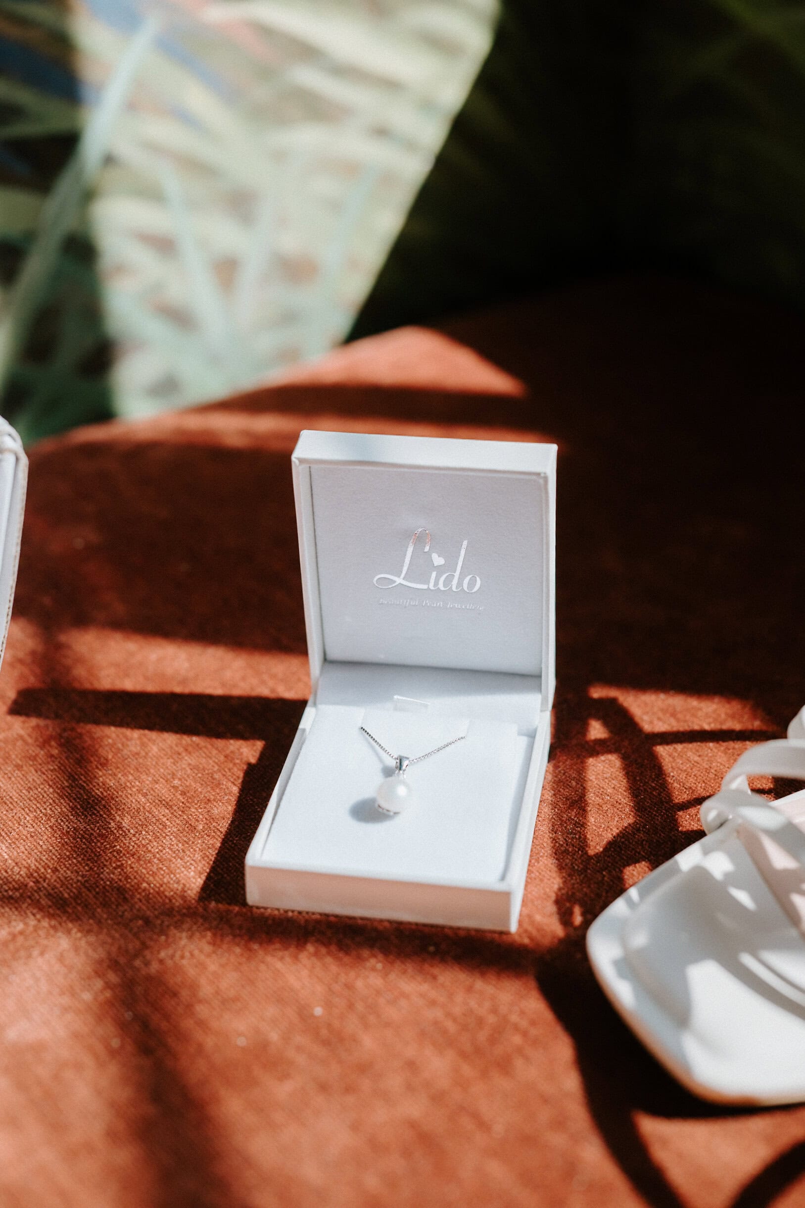 Pearl necklace in Lido jewellery box.