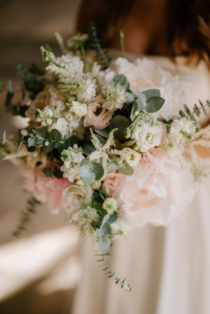 Elegant bridal bouquet with white and pink flowers